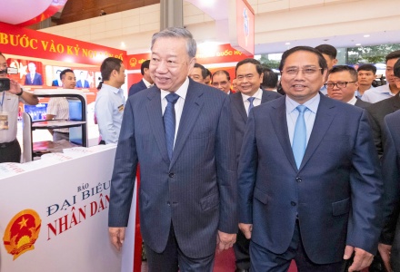 Tổng Bí thư Tô Lâm, Thủ tướng Phạm Minh Chính, Chủ tịch Quốc hội Trần Thanh Mẫn cùng các đồng chí lãnh đạo Đảng, Nhà nước và lãnh đạo các bộ, ban, ngành, các cơ quan báo chí tại Hội báo Toàn quốc